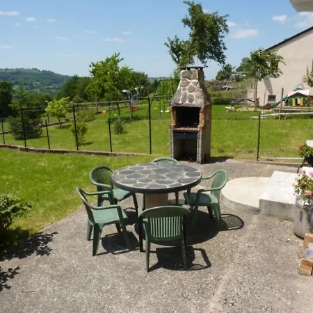 Tatil Evi Maison Authentique A : Confort, Jardin Clos, Animaux Bienvenus, Proche Salers Et Puy Mary - Fr-1-742-503